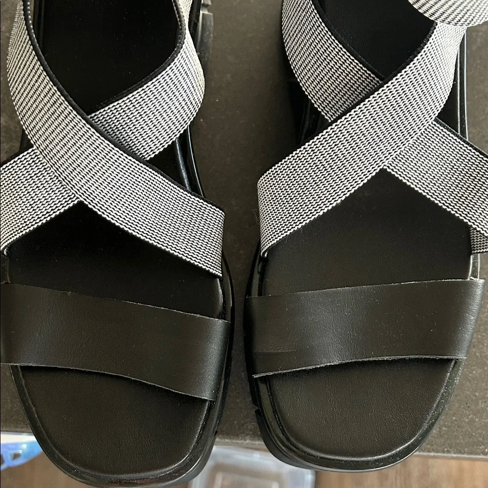 Sorel Women's Black and Gray Sandals - Picture 4 of 7